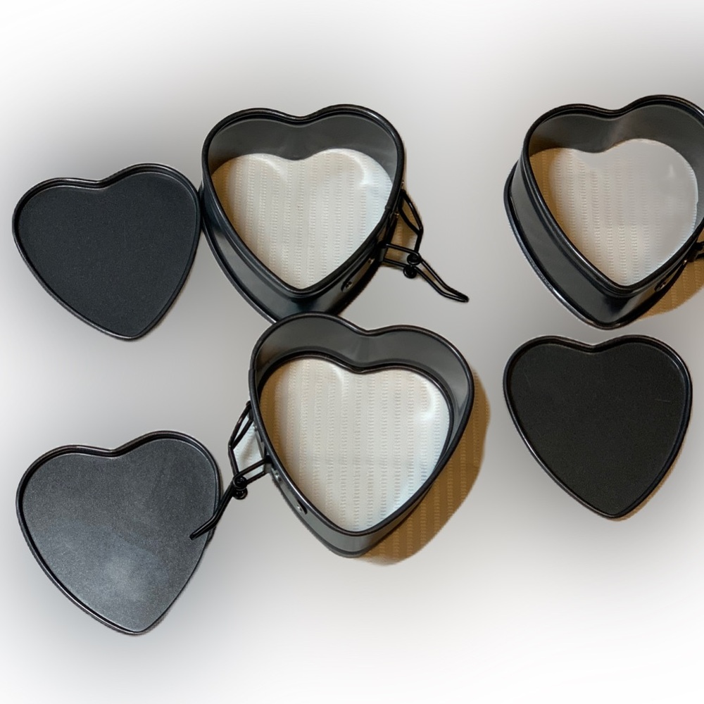 Heart-Shaped Non-Stick Spring Cake Pans Set of 3. Excellent Condition